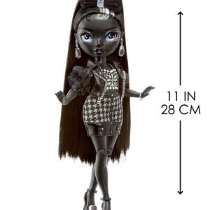 Shadow High Series 1 Shanelle Onyx - Grayscale Fashion Doll